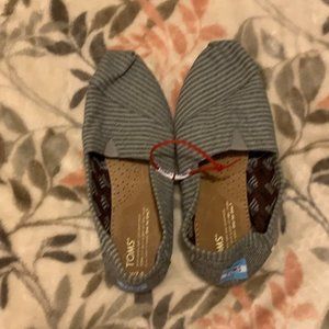 NWT Toms Movember Canvas, W7.5